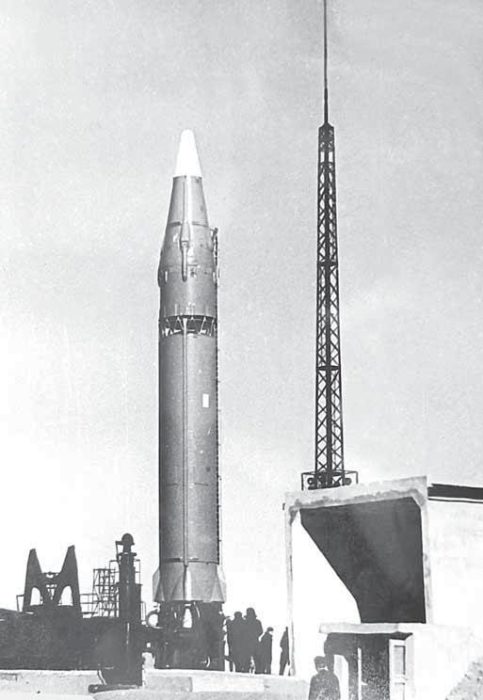 Создание первой баллистической ракеты. Р-5 баллистическая ракета. Королев баллистическая ракета. Межконтинентальные баллистические ракеты р-2. Межконтинентальная баллистическая ракета 8к713.